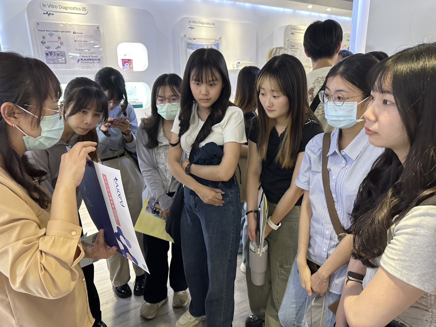 第二站  泰陞國際(創新材料技術結合生物科技與臨床醫學應用)