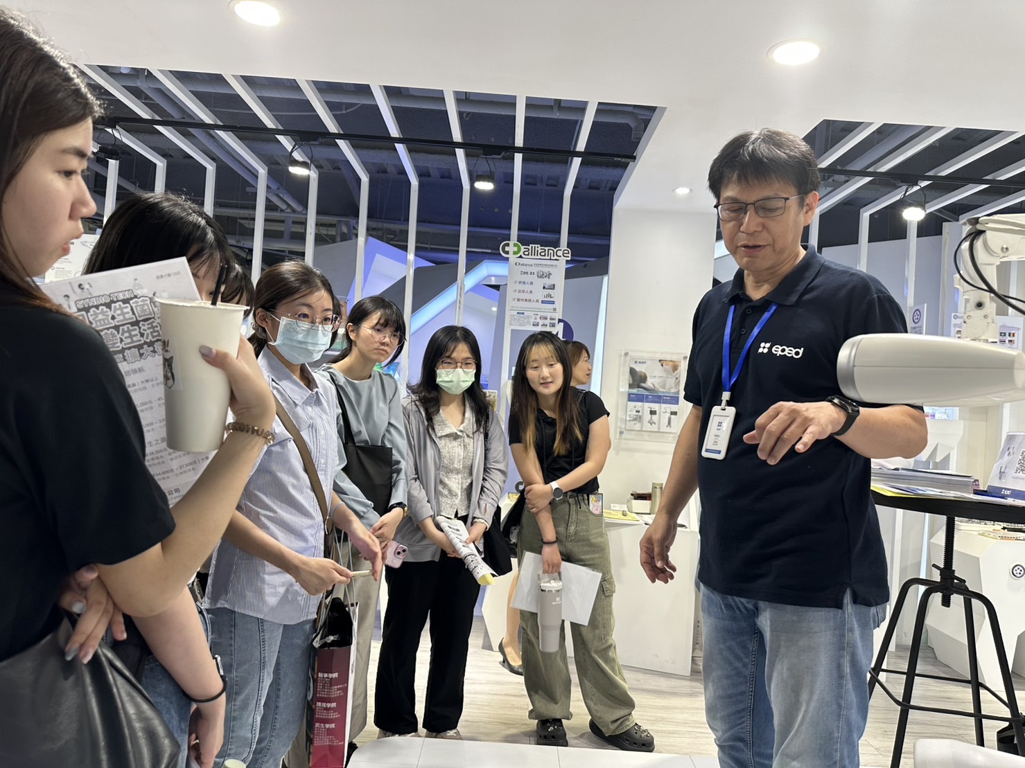 第四站  醫百科技(醫療器材製造、手術導航系統、3D光學定位)